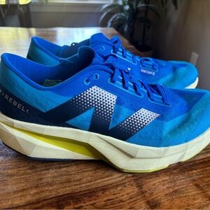 Hi! I recently bought these brand new Rebel V4 running shoes from New Balance.